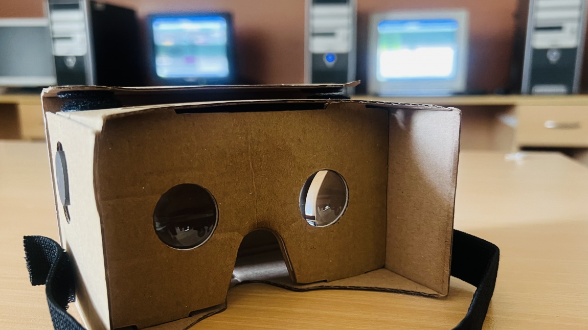 Okulumuz Bilişim ve İnternet Kulübü'nde VR Gözlük Deneyimi